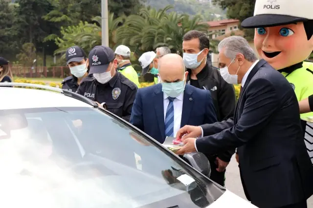 - Vali Dağlı: 'Bu yılki mottomuz 'Emniyet kemeri takıyorum' - Vali Dağlı: 'Bu yılki mottomuz 'Emniyet kemeri takıyorum'