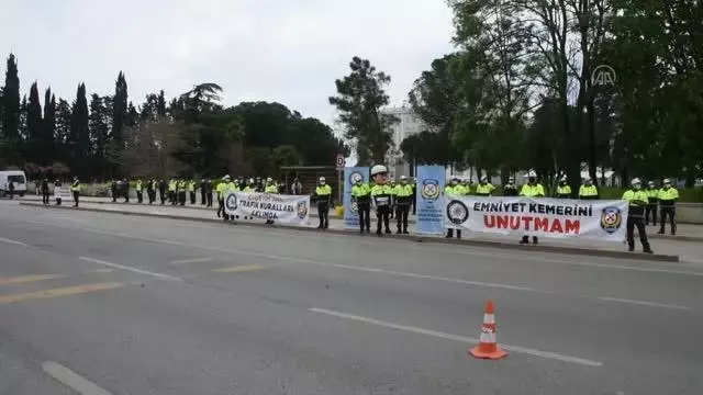 Vali Dağlı trafik denetimine katıldı Vali Dağlı trafik denetimine katıldı