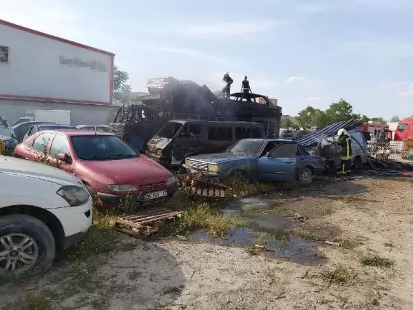 DENİZLİ YEDİEMİN OTOPARKINDA YANGIN, 9 ARAÇ ZARAR GÖRDÜ DENİZLİ YEDİEMİN OTOPARKINDA YANGIN, 9 ARAÇ ZARAR GÖRDÜ