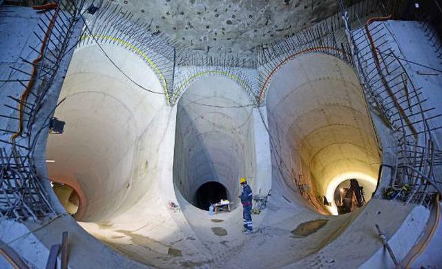Yusufeli Barajı'nda son metreküp beton döküldü Yusufeli Barajı'nda son metreküp beton döküldü
