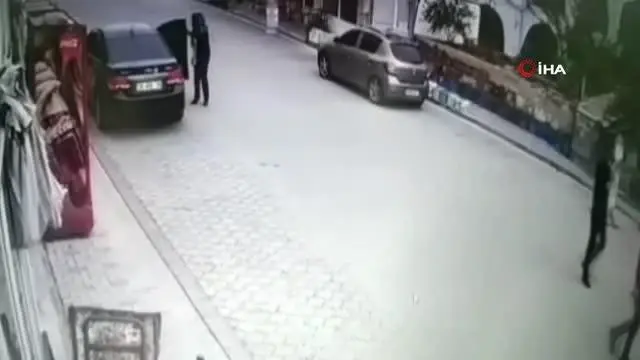 Elazığ'dan gelen 3 mimarı kağıt parçaları ile 200 bin TL dolandıran çete üyeleri tutuklandı Elazığ'dan gelen 3 mimarı kağıt parçaları ile 200 bin TL dolandıran çete üyeleri tutuklandı