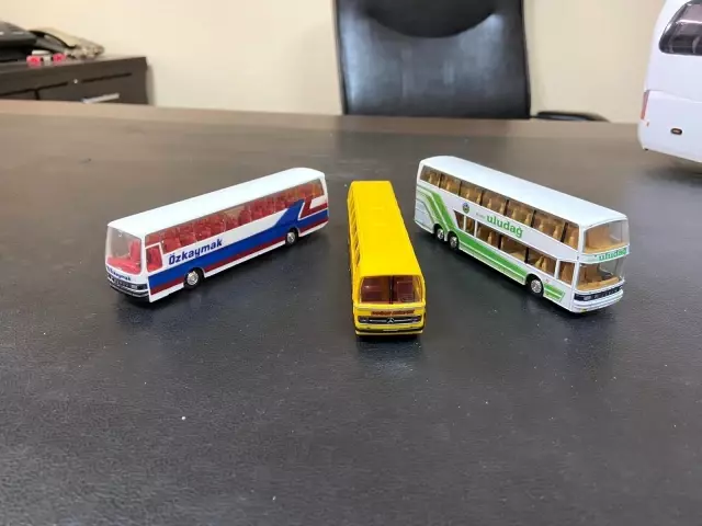 24 yıldır maket otobüs biriktiriyor 24 yıldır maket otobüs biriktiriyor