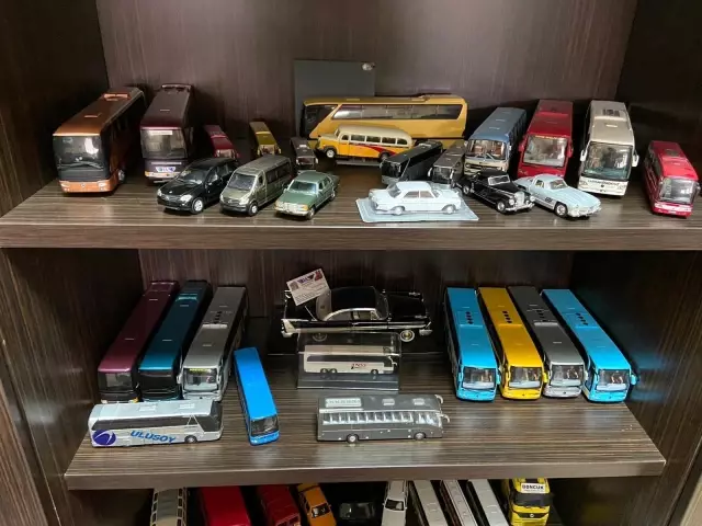 24 yıldır maket otobüs biriktiriyor 24 yıldır maket otobüs biriktiriyor