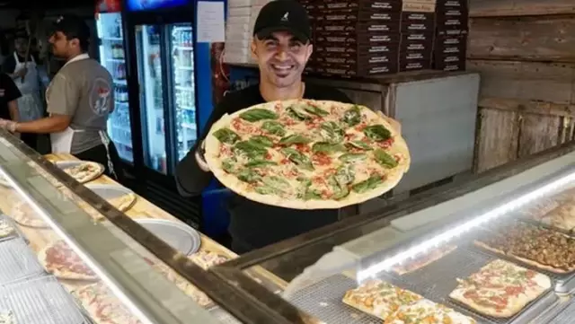 250 şube açacak! ABD'nin ünlü Türk pizzacısı Türkiye'ye geliyor 250 şube açacak! ABD'nin ünlü Türk pizzacısı Türkiye'ye geliyor
