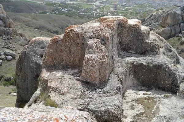 2800 YILLIK TAPINAKLA, HARPUT'UN UNESCO ASIL LİSTESİNE GİRMESİ HEDEFLENİYOR