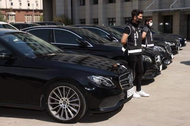 9 ilde lüks otomobil operasyonu! El konan 24 araçla devleti 27 milyon lira zarara uğrattılar 9 ilde lüks otomobil operasyonu! El konan 24 araçla devleti 27 milyon lira zarara uğrattılar