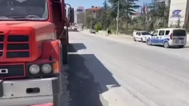 AFYONKARAHİSAR - Sahte plaka takılı 2 kamyonun sahibine 13 bin 374 lira ceza AFYONKARAHİSAR - Sahte plaka takılı 2 kamyonun sahibine 13 bin 374 lira ceza