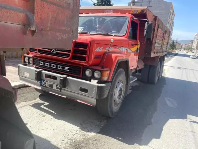 AFYONKARAHİSAR - Sahte plaka takılı 2 kamyonun sahibine 13 bin 374 lira ceza AFYONKARAHİSAR - Sahte plaka takılı 2 kamyonun sahibine 13 bin 374 lira ceza