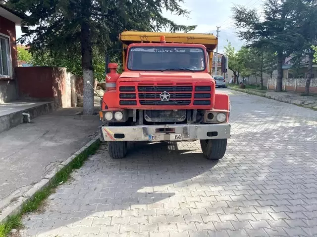 AFYONKARAHİSAR - Sahte plaka takılı 2 kamyonun sahibine 13 bin 374 lira ceza AFYONKARAHİSAR - Sahte plaka takılı 2 kamyonun sahibine 13 bin 374 lira ceza