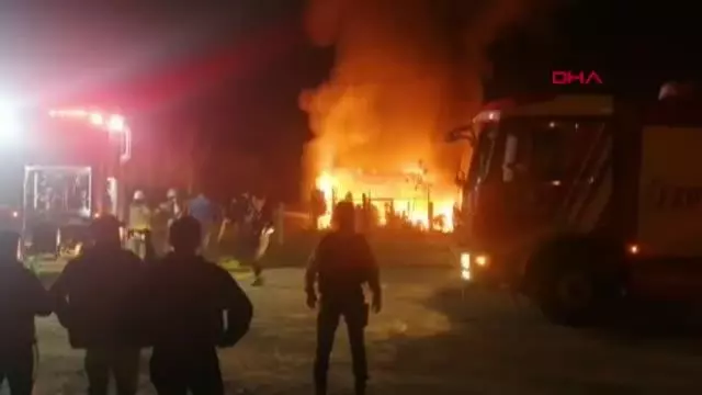 ARNAVUTKÖY'DE GECEKONDU ALEV ALEV YANDI ARNAVUTKÖY'DE GECEKONDU ALEV ALEV YANDI