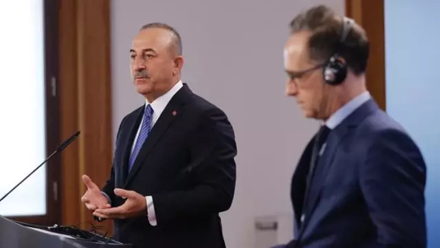 Bakan Çavuşoğlu, tepki çeken 'Turistin göreceği herkesi aşılarız' sözlerine açıklık getirdi