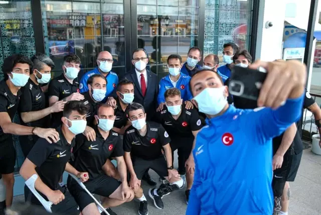 Son dakika haberleri! Bakan Kasapoğlu, Ampute Futbol Milli Takım kampını ziyaret etti Son dakika haberleri! Bakan Kasapoğlu, Ampute Futbol Milli Takım kampını ziyaret etti