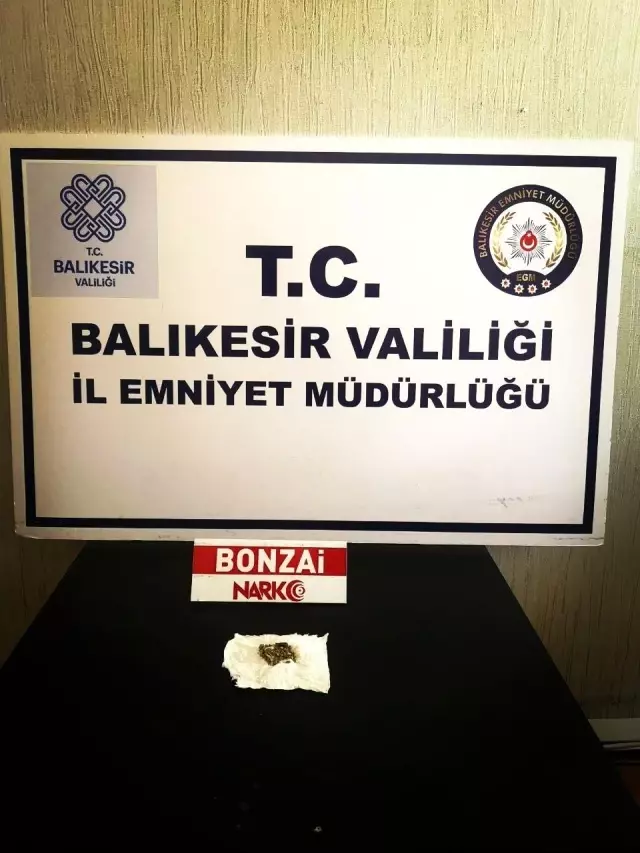 Balıkesir'de uyuşturucu operasyonu Balıkesir'de uyuşturucu operasyonu