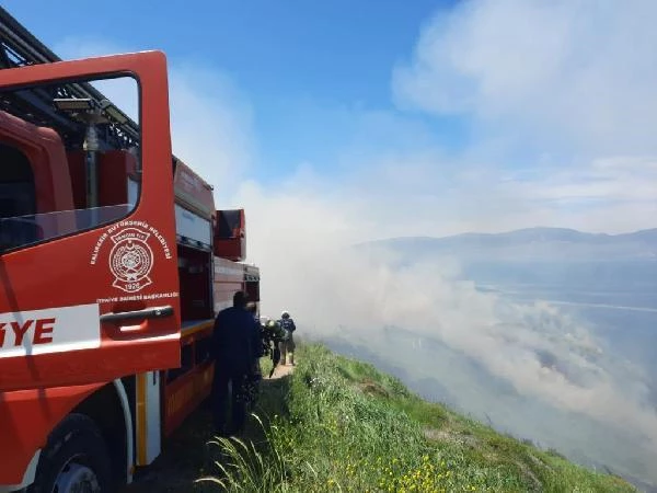 Son dakika haberi... Bandırma'da 1,5 hektarlık makilik alan yangında zarar gördü