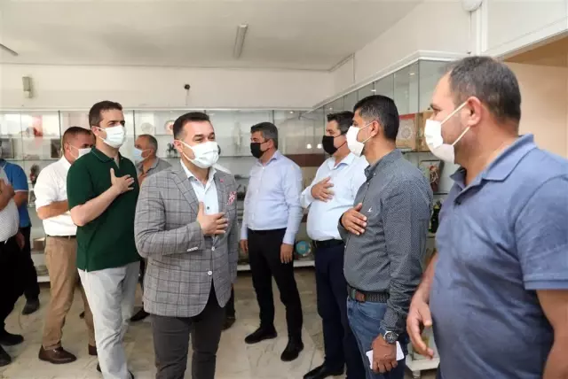 Başkan Yücel personeliyle bayramlaştı Başkan Yücel personeliyle bayramlaştı