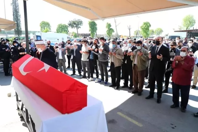 Beşiktaş'ta genç polis, sürat motoruyla yaptığı kazada hayatını kaybetti Beşiktaş'ta genç polis, sürat motoruyla yaptığı kazada hayatını kaybetti