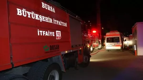 Son dakika gündem: Bursa'da kauçuk fabrikasında çıkan yangında, 6 işçi dumandan etkilendi Son dakika gündem: Bursa'da kauçuk fabrikasında çıkan yangında, 6 işçi dumandan etkilendi