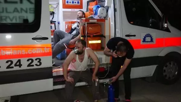 Son dakika gündem: Bursa'da kauçuk fabrikasında çıkan yangında, 6 işçi dumandan etkilendi Son dakika gündem: Bursa'da kauçuk fabrikasında çıkan yangında, 6 işçi dumandan etkilendi