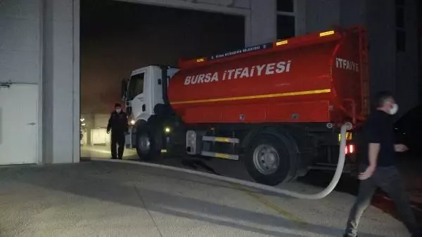 Son dakika gündem: Bursa'da kauçuk fabrikasında çıkan yangında, 6 işçi dumandan etkilendi Son dakika gündem: Bursa'da kauçuk fabrikasında çıkan yangında, 6 işçi dumandan etkilendi