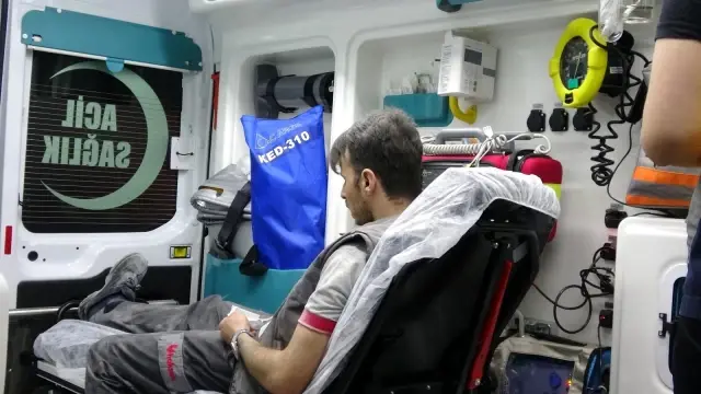 Son dakika haber! Bursa'da kauçuk fabrikasında korkutan yangın: 6 işçi hastaneye kaldırıldı Son dakika haber! Bursa'da kauçuk fabrikasında korkutan yangın: 6 işçi hastaneye kaldırıldı