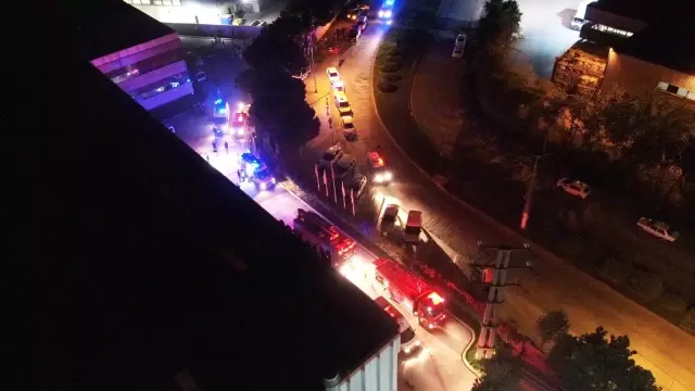 Son dakika haber! Bursa'da kauçuk fabrikasında korkutan yangın: 6 işçi hastaneye kaldırıldı Son dakika haber! Bursa'da kauçuk fabrikasında korkutan yangın: 6 işçi hastaneye kaldırıldı
