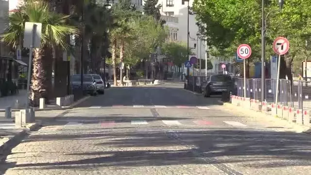 Bursa ve çevre illerde 'tam kapanma' tedbirlerine uyuluyor Bursa ve çevre illerde 'tam kapanma' tedbirlerine uyuluyor