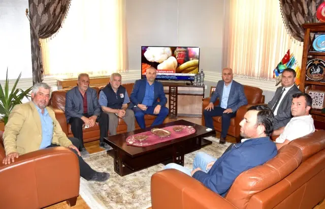 Çiftçinin pazarlama gücü artıyor...Yenişehir'de üreticinin yüzü gülüyor Çiftçinin pazarlama gücü artıyor...Yenişehir'de üreticinin yüzü gülüyor