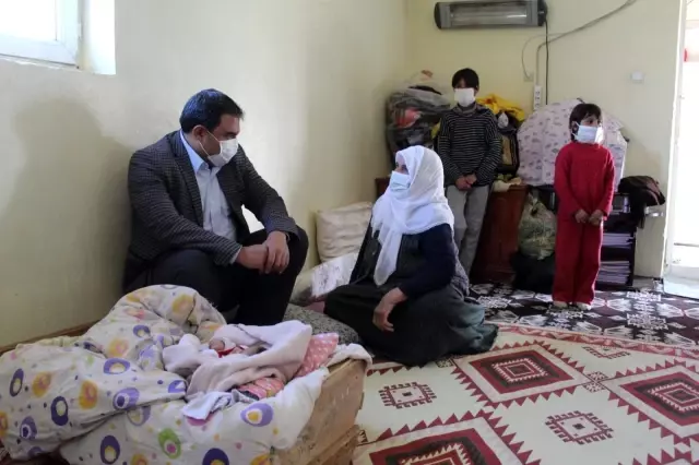 Diyadin'de 'Çatkapı' projesiyle iftar yemekleri vatandaşların evlerine ulaştırılıyor Diyadin'de 'Çatkapı' projesiyle iftar yemekleri vatandaşların evlerine ulaştırılıyor