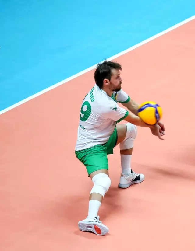 Efeler Ligi'nden Bingöl Solhanspor'a iki transfer Efeler Ligi'nden Bingöl Solhanspor'a iki transfer