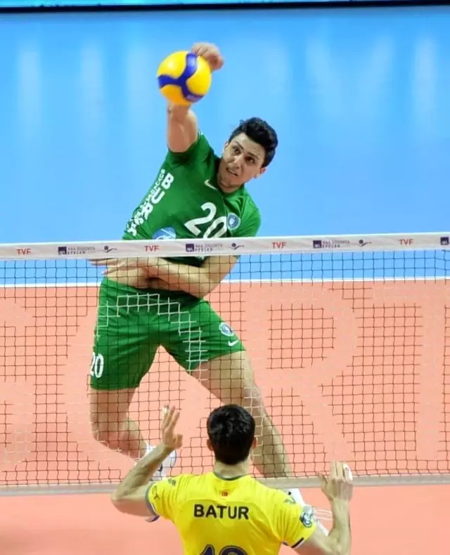 Efeler Ligi'nden Bingöl Solhanspor'a iki transfer Efeler Ligi'nden Bingöl Solhanspor'a iki transfer