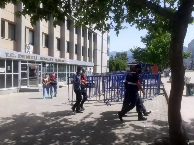 Elazığ'dan gelen 3 mimarı kağıt parçaları ile 200 bin TL dolandıran çete üyeleri tutuklandı Elazığ'dan gelen 3 mimarı kağıt parçaları ile 200 bin TL dolandıran çete üyeleri tutuklandı