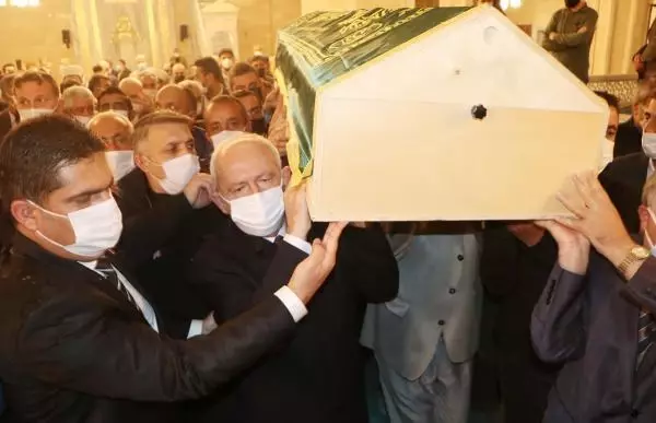 Eski Devlet Bakanı Cemil Erhan, son yolculuğuna uğurlandı Eski Devlet Bakanı Cemil Erhan, son yolculuğuna uğurlandı