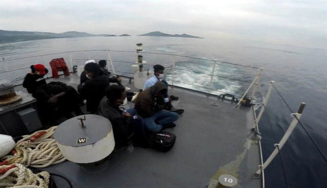 İzmir açıklarında 8 düzensiz göçmen kurtarıldı