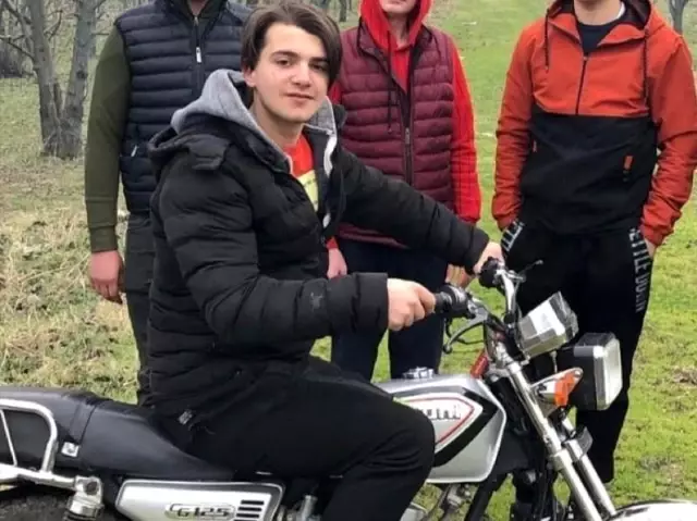 Son dakika haberleri | Kamyonetin altında kalan 16 yaşındaki motosiklet sürücüsü hayatını kaybetti Son dakika haberleri | Kamyonetin altında kalan 16 yaşındaki motosiklet sürücüsü hayatını kaybetti
