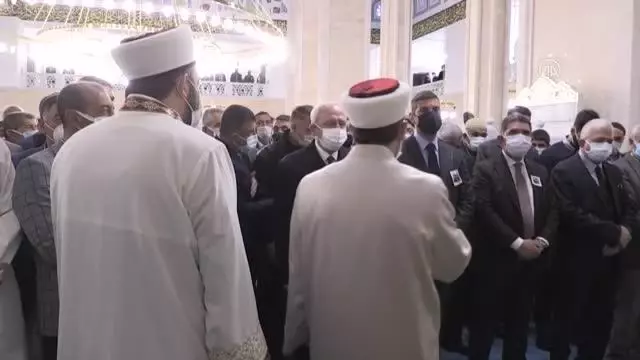 Son dakika haber... Kılıçdaroğlu, eski Devlet Bakanı Erhan'ın cenaze törenine katıldı Son dakika haber... Kılıçdaroğlu, eski Devlet Bakanı Erhan'ın cenaze törenine katıldı