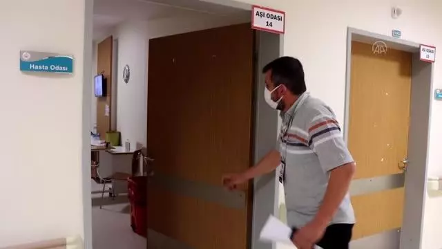 KIRKLARELİ - Muhtarların Kovid-19 aşılama çalışmaları devam ediyor KIRKLARELİ - Muhtarların Kovid-19 aşılama çalışmaları devam ediyor