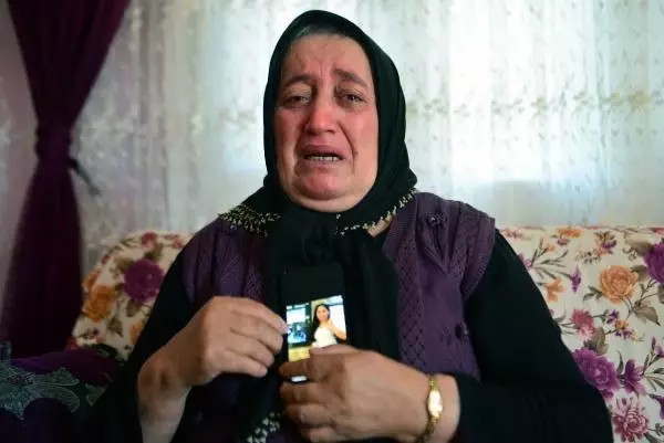 Kızı 2,5 yıldır kayıp, torunu kazada ölen Fikriye annenin gözyaşları Kızı 2,5 yıldır kayıp, torunu kazada ölen Fikriye annenin gözyaşları