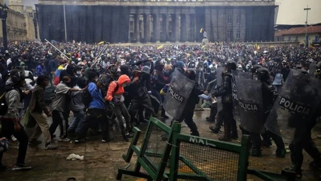 Meydan muharebesi değil hükümet protestosu! Kolombiya'da ölen göstericilerin sayısı her dakika artıyor
