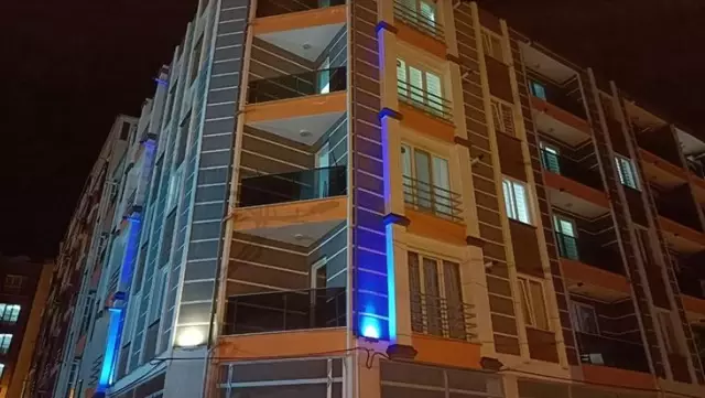 Kötü koku nedeniyle şikayette bulunan komşular sayesinde 1 hafta önce öldürülen adamın cansız bedenine ulaşıldı Kötü koku nedeniyle şikayette bulunan komşular sayesinde 1 hafta önce öldürülen adamın cansız bedenine ulaşıldı