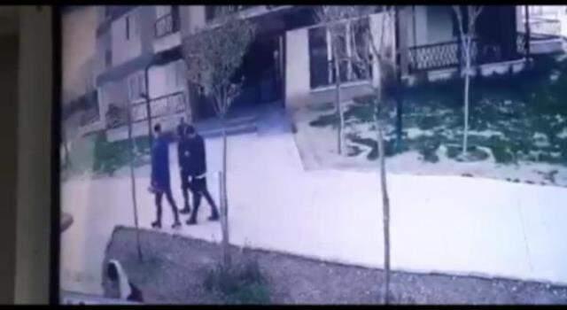 Lüks rezidansta akılalmaz hırsızlık! Sahte polisleri organize eden de soyulan da Ugandalı çıktı Lüks rezidansta akılalmaz hırsızlık! Sahte polisleri organize eden de soyulan da Ugandalı çıktı