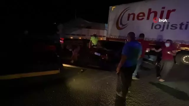 Adana'da trafik kazası: 2 yaralı Adana'da trafik kazası: 2 yaralı
