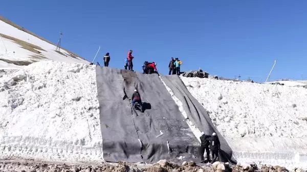 PALANDÖKEN'DE 61 BİN METREKÜP KAR SAKLANACAK PALANDÖKEN'DE 61 BİN METREKÜP KAR SAKLANACAK