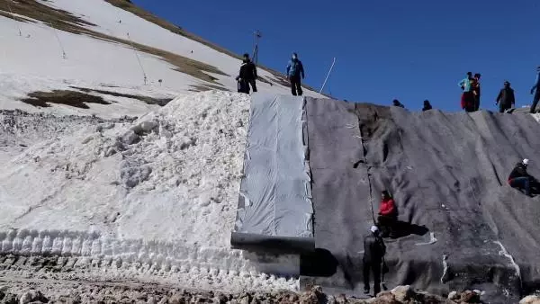 PALANDÖKEN'DE 61 BİN METREKÜP KAR SAKLANACAK PALANDÖKEN'DE 61 BİN METREKÜP KAR SAKLANACAK