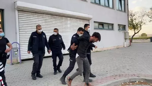 Son dakika haberleri: Pazar yerinin camlarını kırdı; o anlar kamerada Son dakika haberleri: Pazar yerinin camlarını kırdı; o anlar kamerada