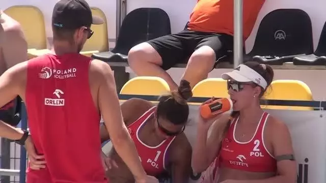 Plaj voleybolunda olimpiyat elemeleri ikinci tur maçları İzmir'de devam ediyor Plaj voleybolunda olimpiyat elemeleri ikinci tur maçları İzmir'de devam ediyor