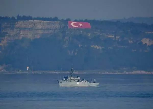 RUS SAVAŞ GEMİSİ, ÇANAKKALE BOĞAZI'NDAN GEÇTİ RUS SAVAŞ GEMİSİ, ÇANAKKALE BOĞAZI'NDAN GEÇTİ