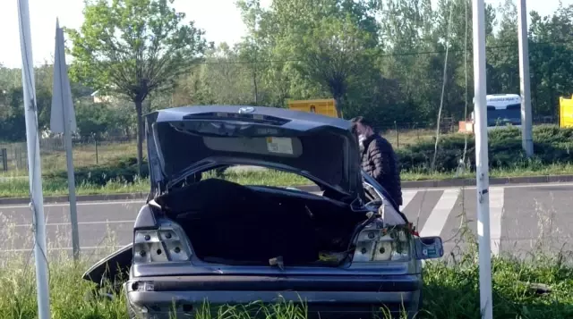 Samsun'da otomobil kamyonetle çarpıştı: 2 yaralı Samsun'da otomobil kamyonetle çarpıştı: 2 yaralı