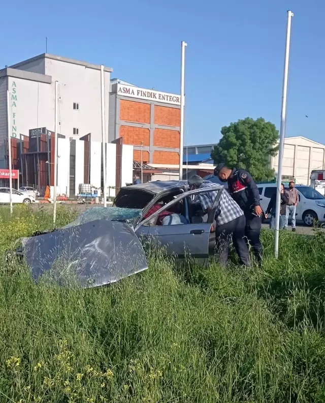 Samsun'da otomobil kamyonetle çarpıştı: 2 yaralı Samsun'da otomobil kamyonetle çarpıştı: 2 yaralı