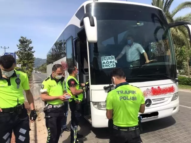 Seyahat izin belgesi olmayan yolcular denetimlere takıldı Seyahat izin belgesi olmayan yolcular denetimlere takıldı