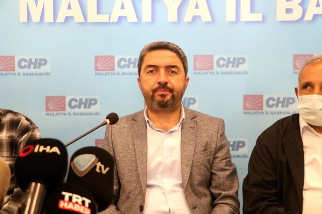 Skandala adı karışan CHP'li ilçe başkanını partiyle ilişiği kesildi Skandala adı karışan CHP'li ilçe başkanını partiyle ilişiği kesildi